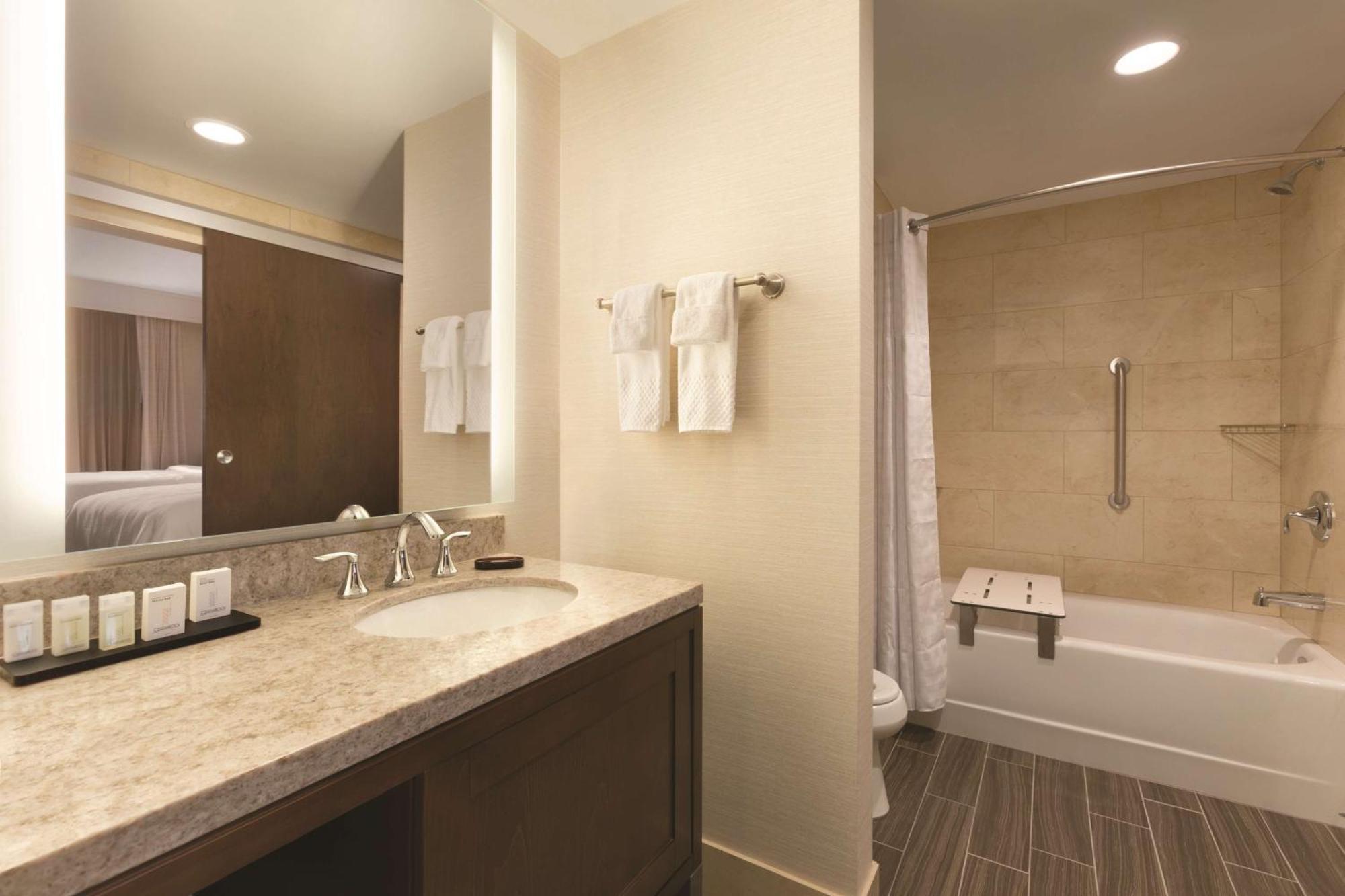 Embassy Suites By Hilton Akron Canton Airport North Canton Kültér fotó